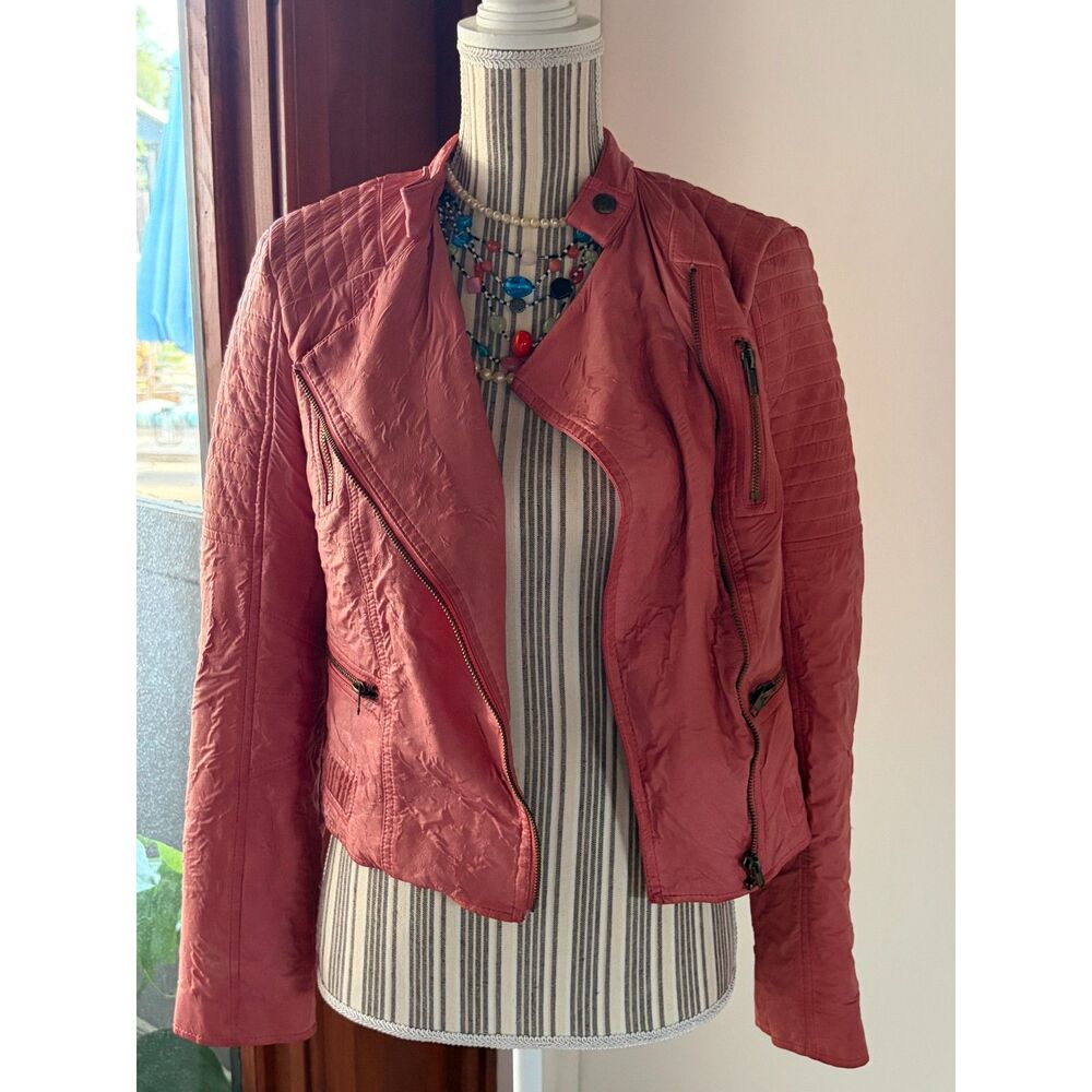 Vntg Guess Pink Faux Leather Moto Cropped Grunge Edgy Street Style Biker Jacket